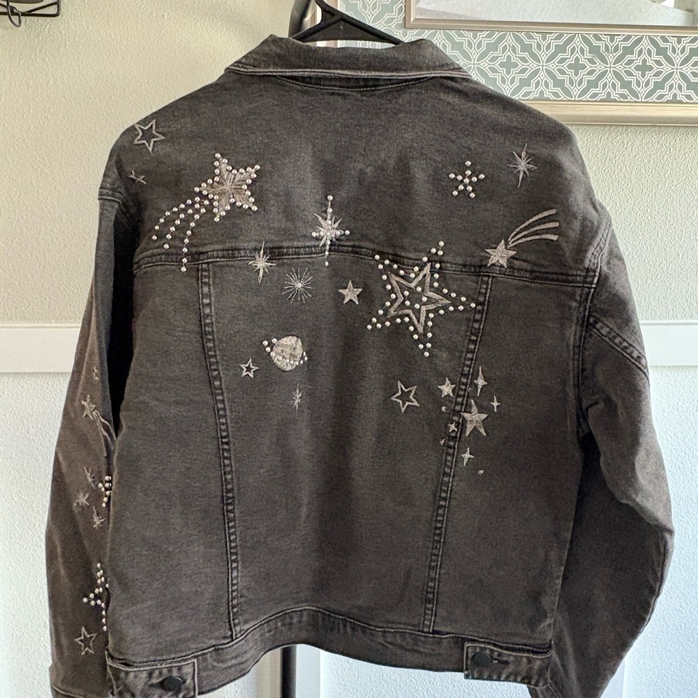 ✨ Driftwood Embellished Denim Jacket – Black – Size Small – NWT ✨ - Picture 4 of 10
